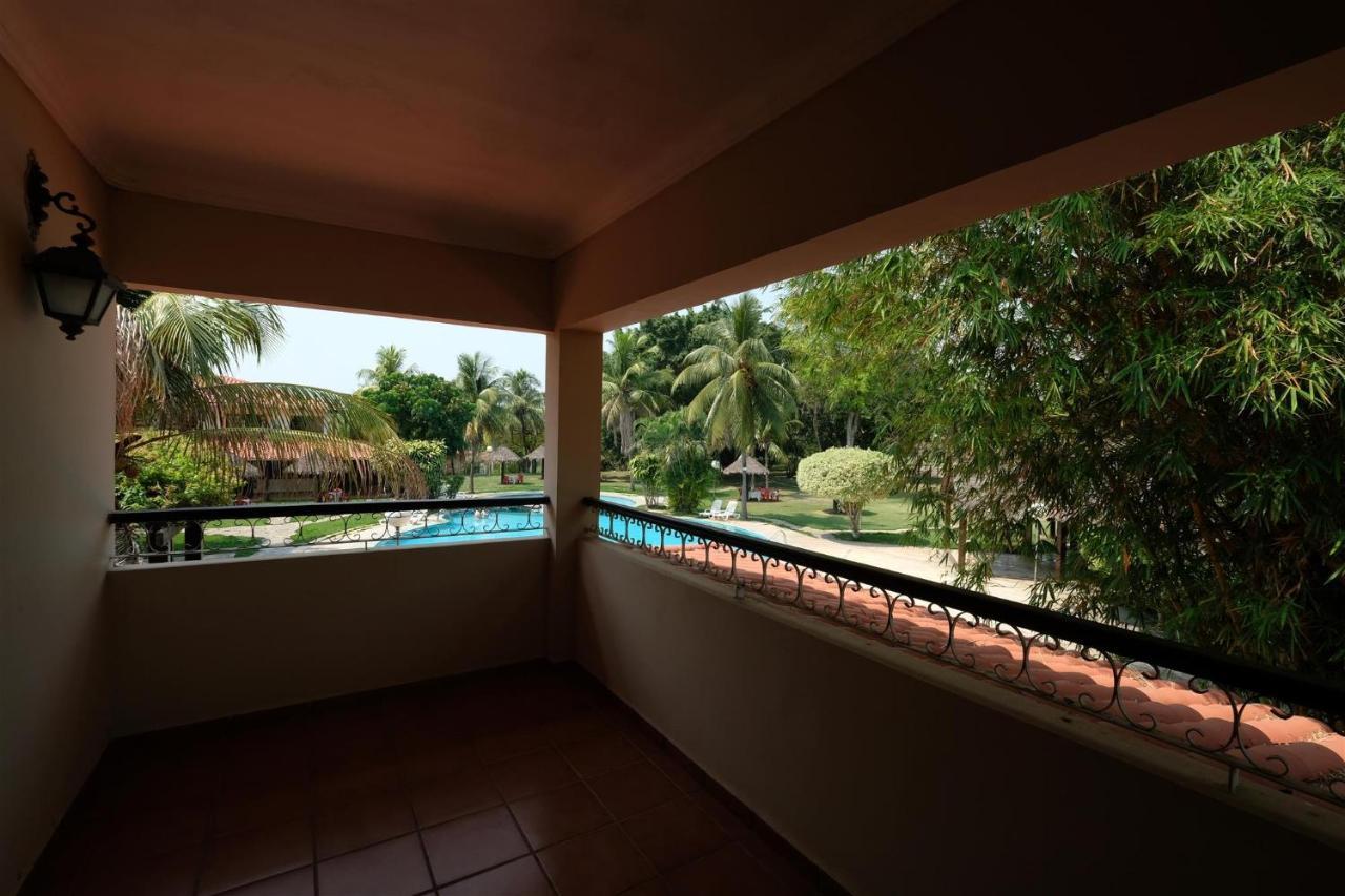 El Pantanal Hotel & Resort Puerto Quijarro  Extérieur photo