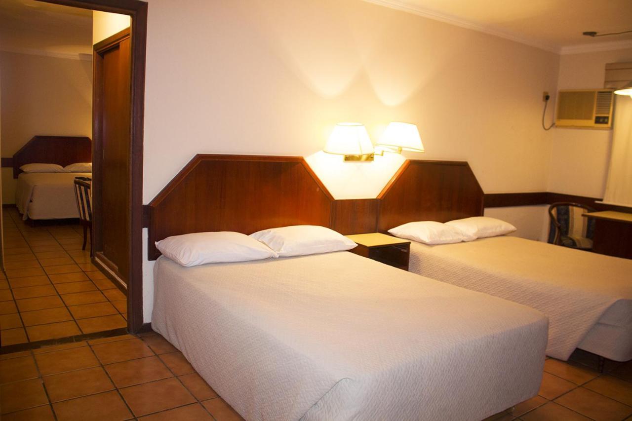 El Pantanal Hotel & Resort Puerto Quijarro  Extérieur photo
