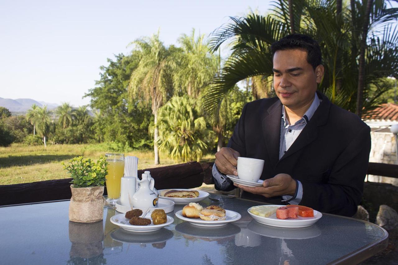 El Pantanal Hotel & Resort Puerto Quijarro  Extérieur photo